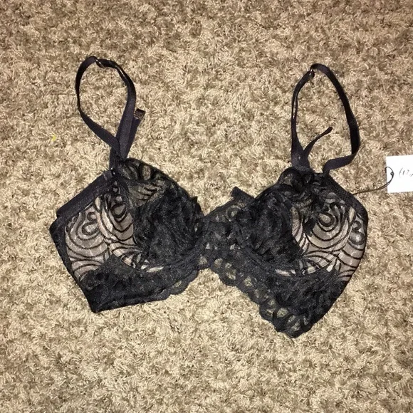 For LOVE & LEMONS VICTORIAS SECRET BLACK NWT SHEER EMBROIDERED SIZE XS